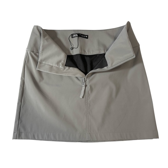 Zara Gray Mini Skirt. New. Size Large. - Picture 6 of 9